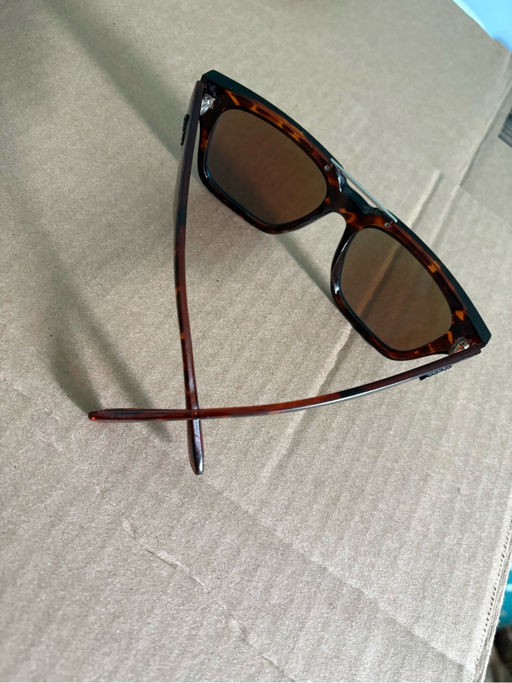 Chrisspy x Quay Mila Tortoise Frame Blue Mirror Lens Sunglasses - Picture 5 of 8
